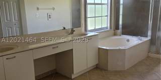 2221 Sloane Pl Gallery 4