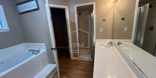 1095 Carriage Drive South Gallery 9