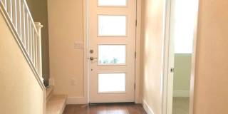 ALMOST NEW, SUPER CLEAN 2 BED, 2.5 BATHS, WOOD FLOORS, STAINLESS STEEL APPLIANCES, CLUBHOUSE WITH POOL Gallery 4