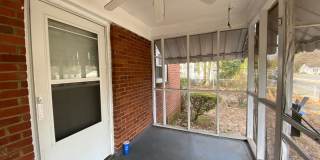 Room in 3 Bedroom Home at Remount Rd Gallery 3