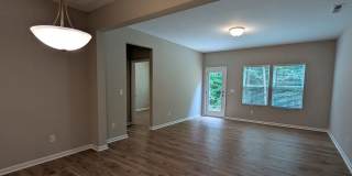 Room in 5 Bedroom Home at Reeves St Gallery 28