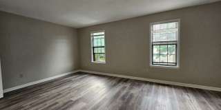 3 Bedroom 1.5  bathroom End unit Townhouse near Bethlehem Catholic High School. Gallery 19