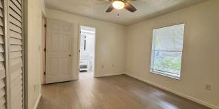 Annual unfurnished nicely renovated 2/2 villa near the Ringling Museum Gallery 13