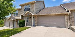 White Pines Town Homes - HUGE 4 bedroom White Pines Town Homes - HUGE 4 bedroom Gallery 1