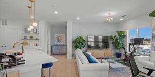 3630 North Davidson Street Gallery 12