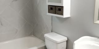 Maple Eastlake Apartments Gallery 16