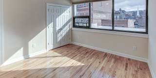 The Hudson Gallery 14