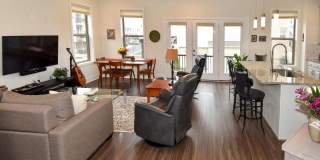 4-Level Furnished townhome! Gallery 15