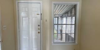 Conveniently located 2 Bed 1 Bath in Faith Village! Gallery 6