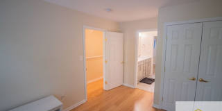 104 N Dallas St Gallery 21