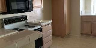 Large Two Bedroom Townhome in Oak Park with a Detached Garage and Carport Space Gallery 5