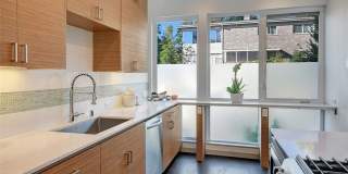 Spacious West Seattle Townhome With Rooftop Deck and Waterviews!! Gallery 6