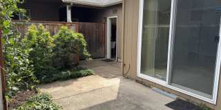 2 bedroom 1 bath duplex with garage! Gallery 20