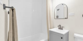 Fully Furnished Sunnyside Townhome | All-Inclusive | Flexible Stays Gallery 12
