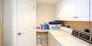 **PARK SHORE BEAUTY WALK TO VENETIAN VILLAGE ** ESPLANADE** NICE AMENITIES ** 2 BEDROOM CONDO ON THE BEACH ** Gallery 32