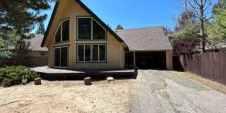 3 Bedroom, 2 bath with Carport in Quiet in-town Location Gallery 1