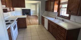 Charming 3-Bedroom Stone Home with Spacious Yard Gallery 13