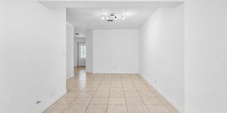 2100 NE 4th Avenue Gallery 7