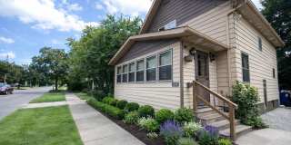 Spacious 3-Bed Single-Family Home in Quiet Kenmore Neighborhood Gallery 1