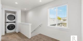 STUNNING 3 Bed / 2.5 Bath Brand New Townhome / End Unit !!! Gallery 12