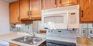 Beautiful and cozy 1BR Townhome in Green Valley Gallery 11