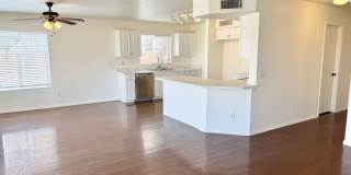 4 Bedroom 3 Bathroom Home in Surprise! Has Loft & Additional Office/Den! Gallery 16