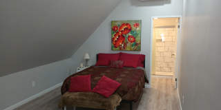 820 Kerr Street Gallery 17