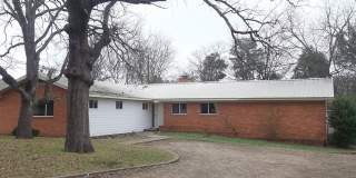 Very nice 3/2 brick house near Waterloo in Denison! Gallery 1