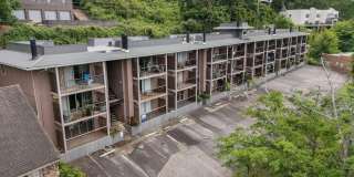 2409 ARLINGTON CRESCENT Gallery 1