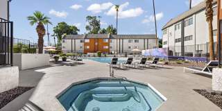 The Halston Gallery 15