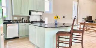 Enormous Upper Floor Unit in Heart of Downtown MKE Gallery 16