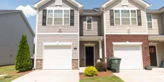 Like-new 3 bedroom 2.5 bathroom townhome in Reedy Fork & Settlers Landing  North of Greensboro with a 1 car garage. Gallery 1