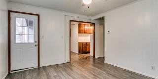 217 E Daws Street Gallery 4