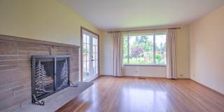 West Olympia 2bd 1 bath Cottage Rambler with Garden Space Gallery 5