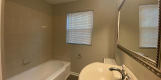 Room in 3 Bedroom Home at Glory St Gallery 31