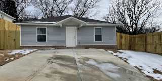 2 bedroom 1.5 bath home Gallery 1