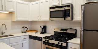 837-2A West Barry Ave. Gallery 7