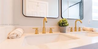 16894 Crestview Ln Gallery 46