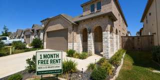 1 Mile to Gruene /4 Bedrooms 3 Bathrooms plus a Game Room Loft / Covered Patio / Fenced in Yard / NBISD *1* month free rent** Gallery 1