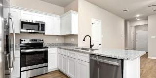 Beautiful Townhome 3/2.5 Gallery 13