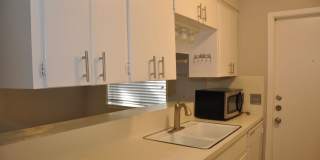 Great 2 Bedroom 1 bath duplex in South Austin Gallery 11