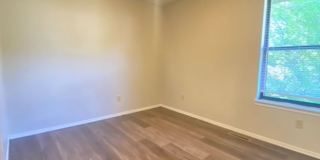 Great Duplex! 2 Bed, 1 Bath Gallery 12