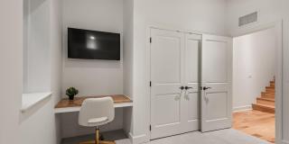 111 S Sixth Street Gallery 28