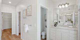BRIGHT, OPEN RESIDENCE IN RIVERMARK HOME WITH EXCELLENT LAYOUT Gallery 39