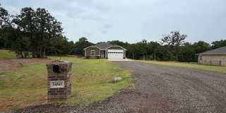 Beautiful 3 Bedroom, 2 Bathroom on a 1.91 Acre Lot in Ridge Creek Addition! Gallery 1