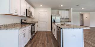 4/2 Stonebridge Rental with Modern Upgrades, Private Wooded Views & Resort-Style Amenities Gallery 7