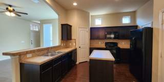 Two Story 3/2.5/2 Duplex close to Creekside Shopping and Entertainment! / Fridge / Fenced in yard /CISD Gallery 12