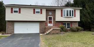 Spacious Raised Rancher with Two-Car Garage - MOVE IN SPECIAL Gallery 1