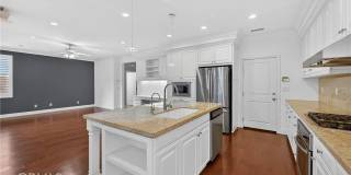 30 Maple Leaf Gallery 7