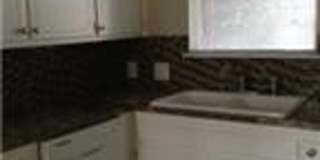 Great 3 bedroom, 1 bath home Gallery 8